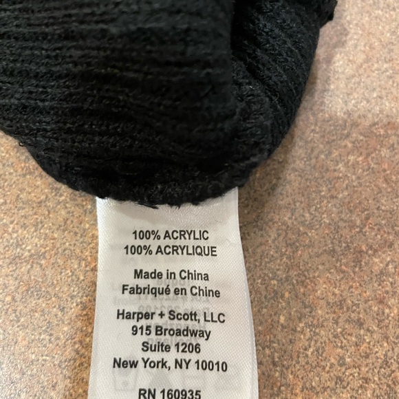 Toque - Picture 3 of 3